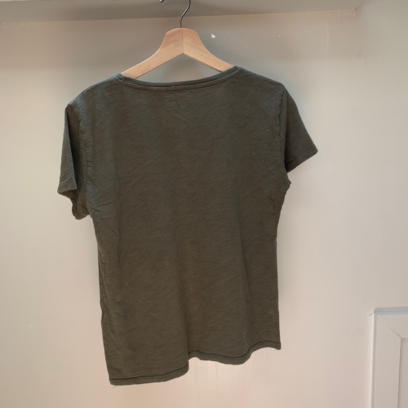 Levi’s • Cotton Crew Neck T-shirt in Olive - Picture 4 of 4